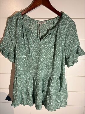 beachlunchlounge Mint Green Floral Tiered Ruffle Blouse (size XS)